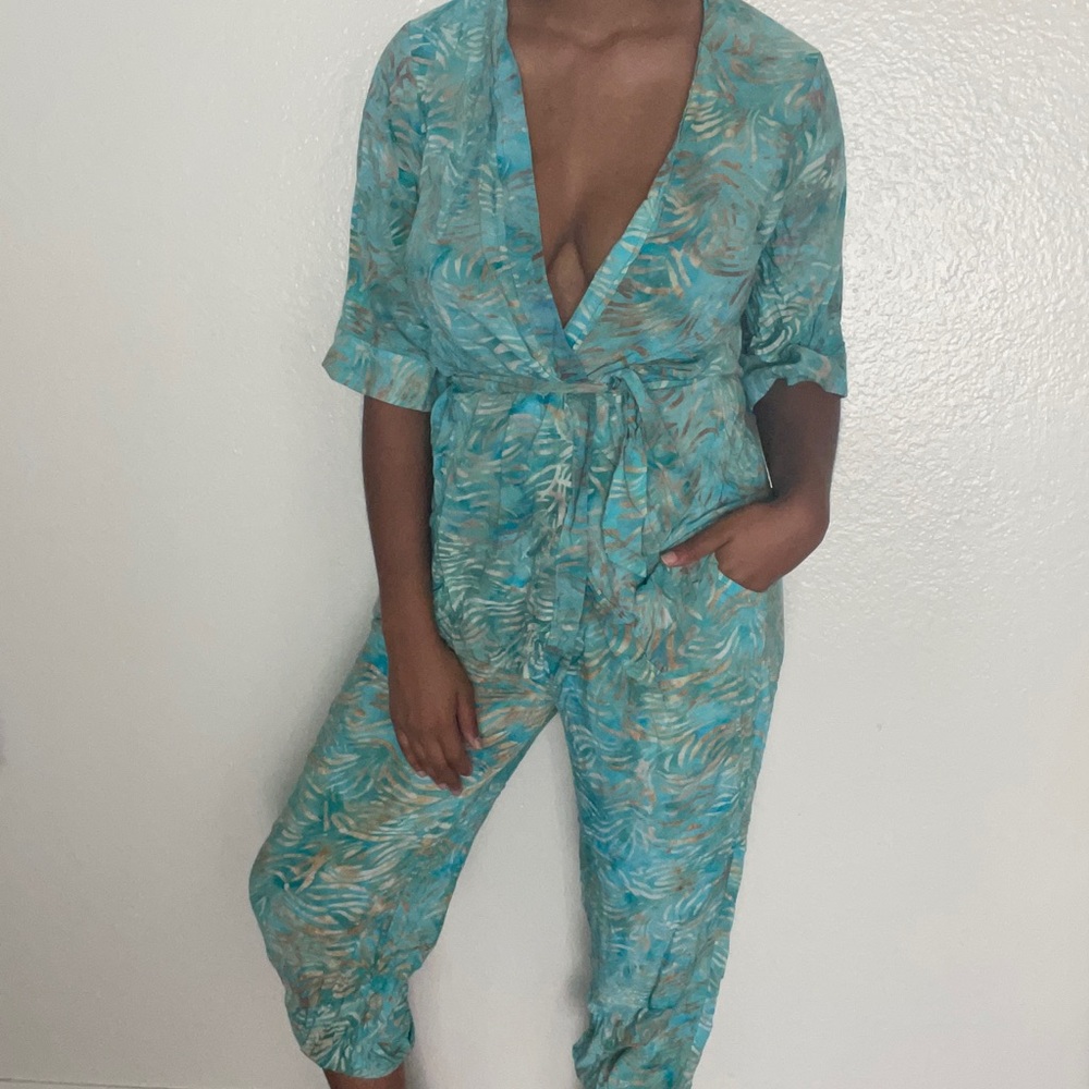 Set Lounge capris and robe top